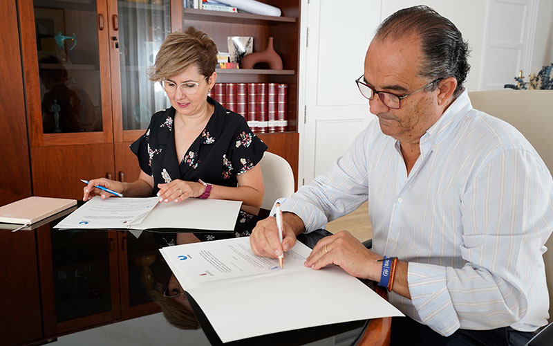 Don Benito y AUMER firman un acuerdo para el impulso y difusión del autónomo rural